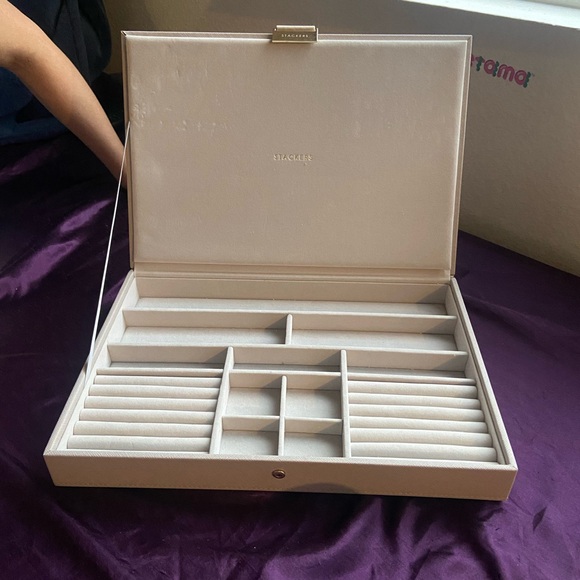 Cream Jewelry Organizer